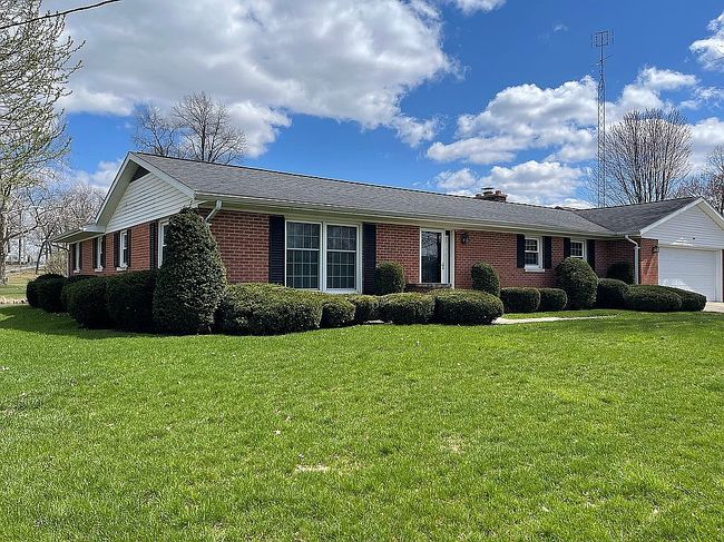 Image of 8 Fairlane Dr