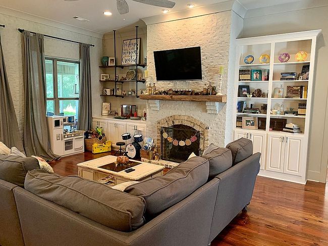 Additional photo 2 of property located at 4256 Athens Dr