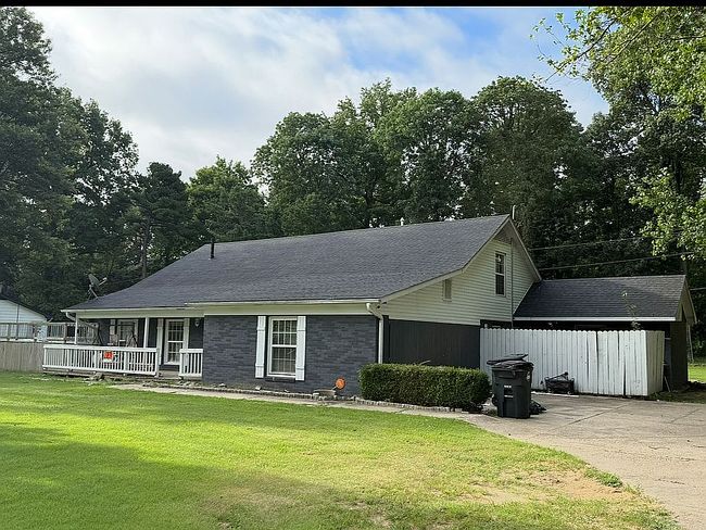 Photo of 917 W Martin Ave