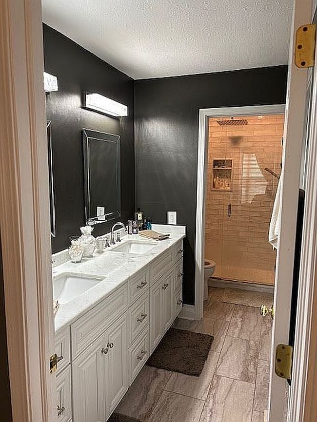 Image of 704 Elmwood Point
