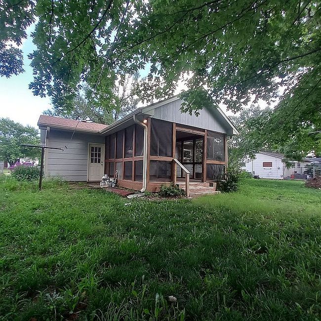 Photo of 817 N Young St, Wichita, KS