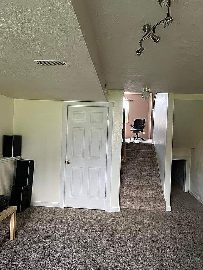 Image of 1099 Three Point Ave