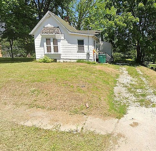 Photo of 526 W Chandler St, Macomb, IL