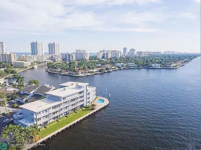 Image of 1201 S Riverside Dr Apt 201