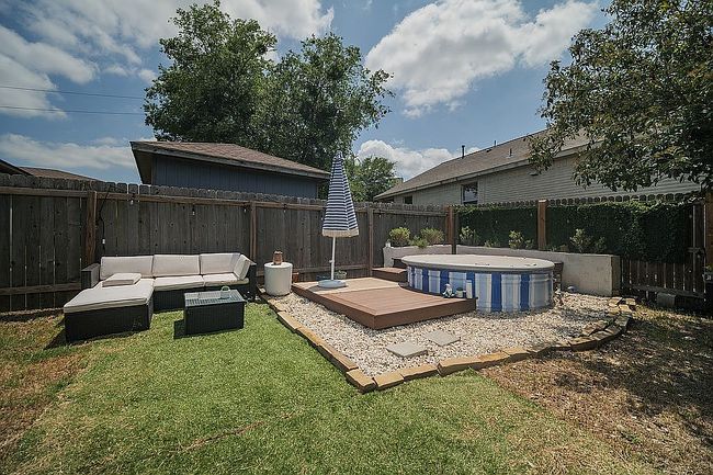 Photo of 346 Jim Miller Dr, Kyle, TX