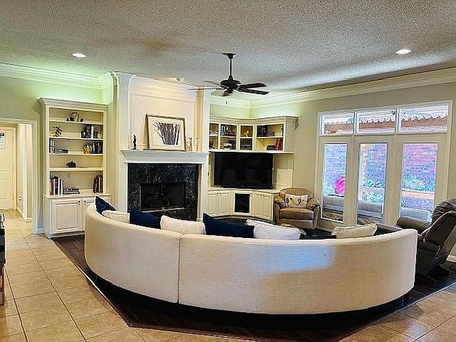 Additional photo 1 of property located at 9813 Salisbury Ave