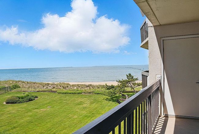 Image of 2830 Shore Dr Apt 305