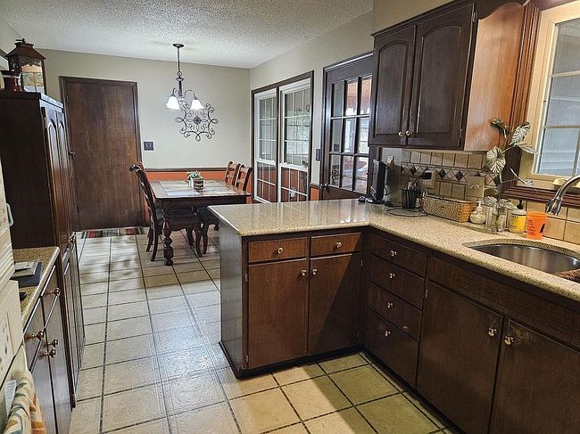 Photo of 424 N Cedar St, Garnett, KS
