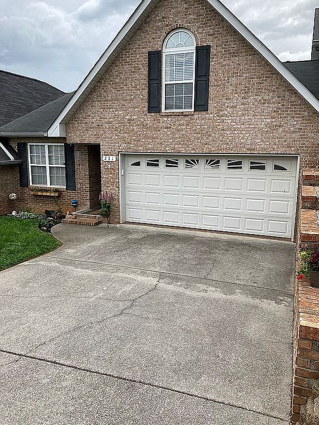 Image of 221 El Grande Ln