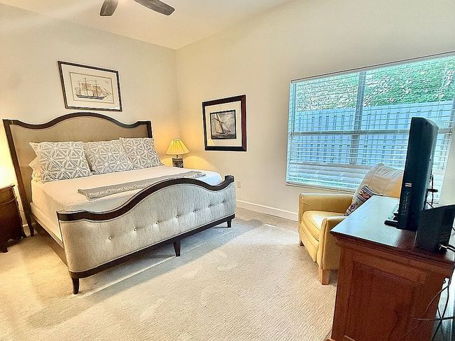 Photo of 3862 Nw 25th Cir, Gainesville, FL