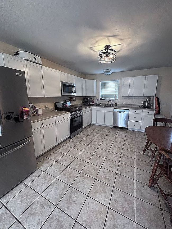 Preview of property located at 802 Crestview Dr