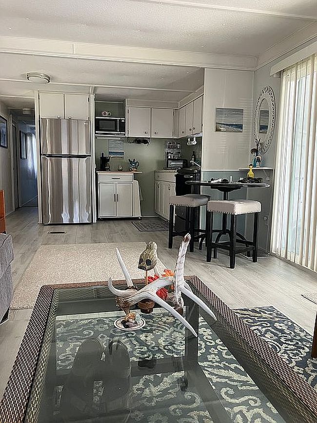 Image of 846 E Colonial Cir