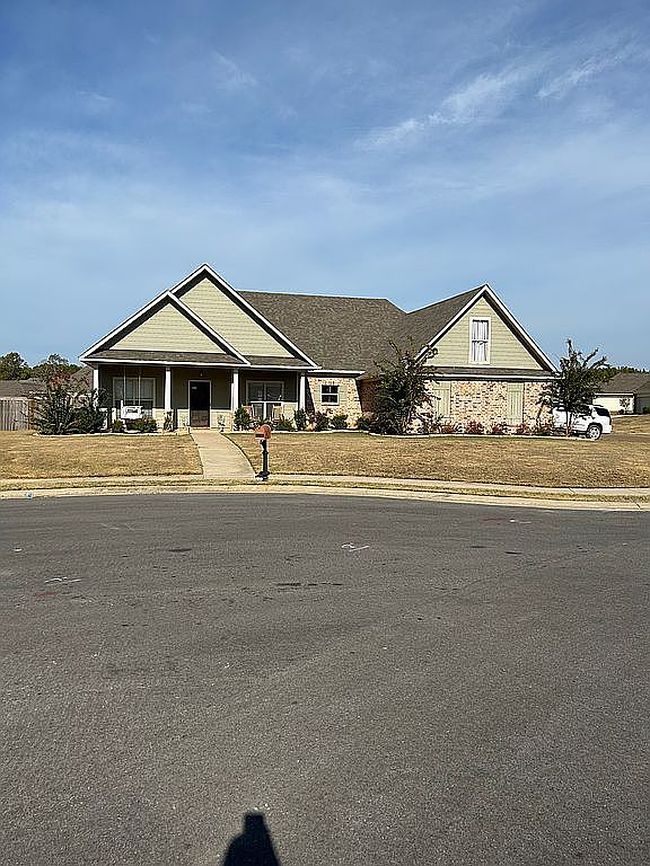 Photo of 202 Greenfield Xing