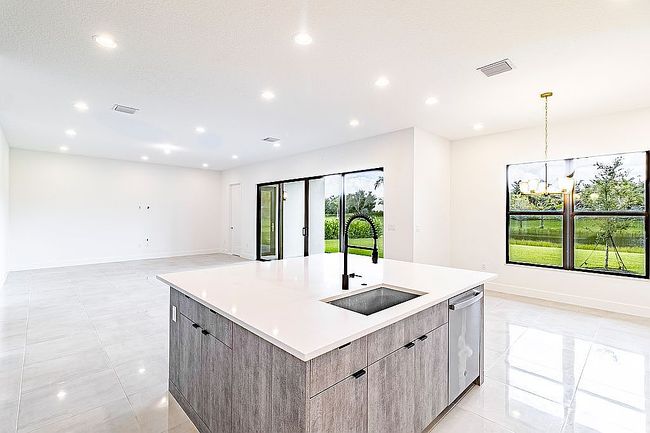 Additional photo 2 of property located at 20302 Somerset Hills Dr