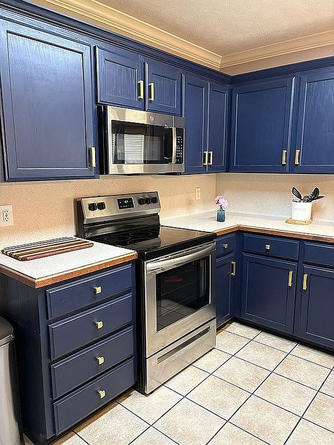 Image of 2240 Desha Dr