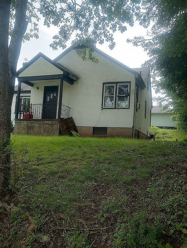 Image of 10 Canter Ave
