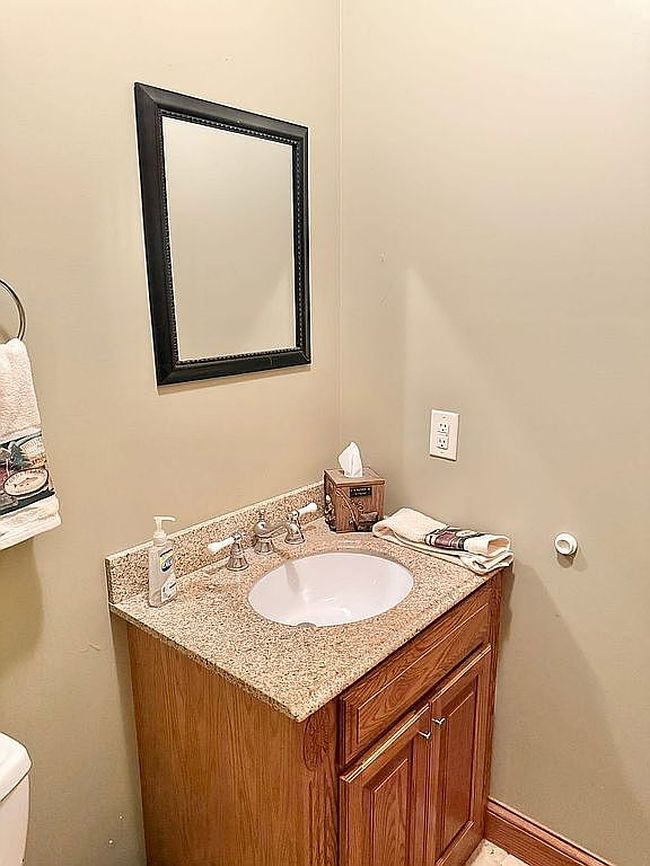 Photo of 130 Whiteberry Holw, Mineral Wells, WV