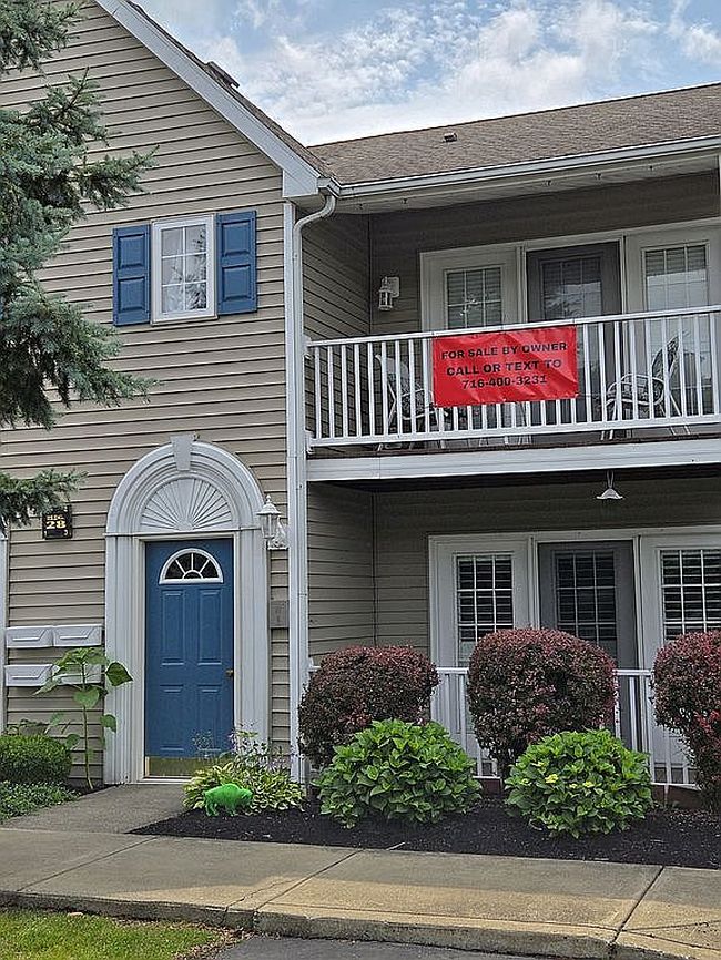 Photo of 28 Brookfield Ln Unit 4, Buffalo, NY