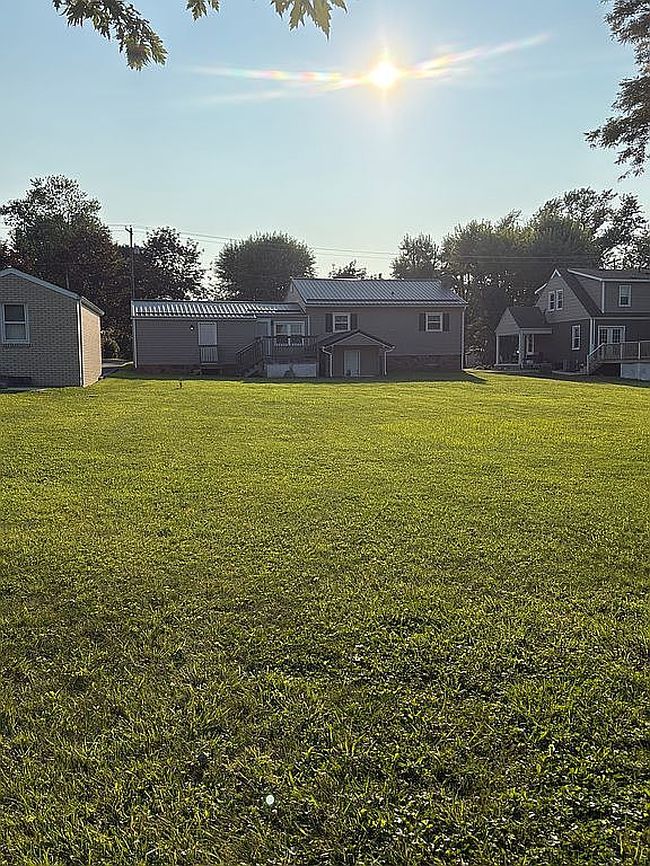 Photo of 1524 Longview Dr, Latrobe, PA