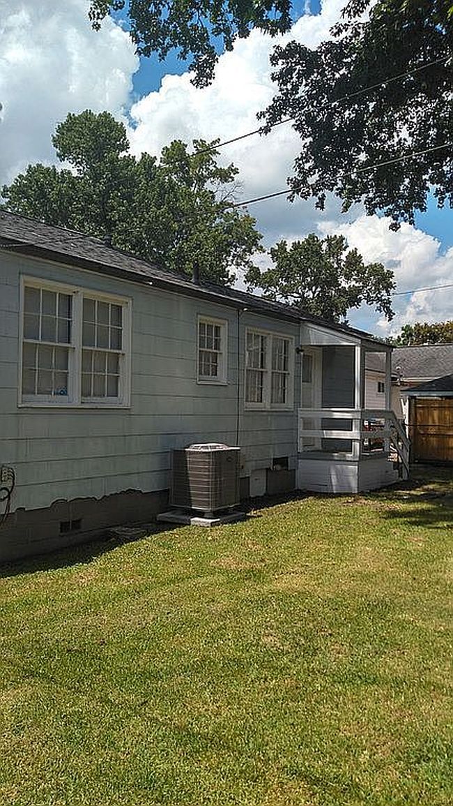 Photo of 30 Goebel Ave, Savannah, GA