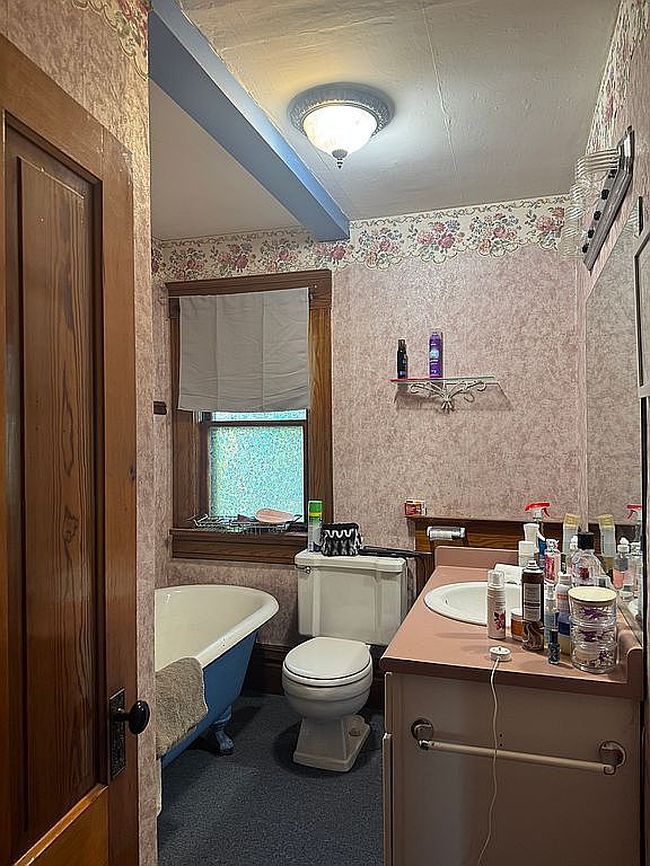 Additional photo 2 of property located at 211 E Prairie St