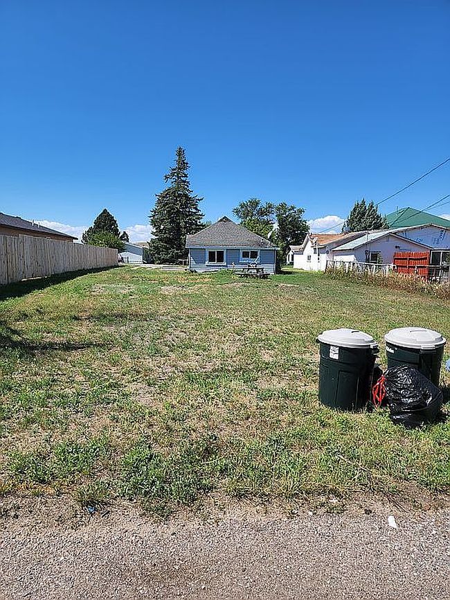Photo of 621 S Elm St, Lusk, WY