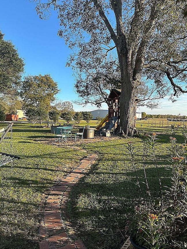 Image of 1640 Highway 1181