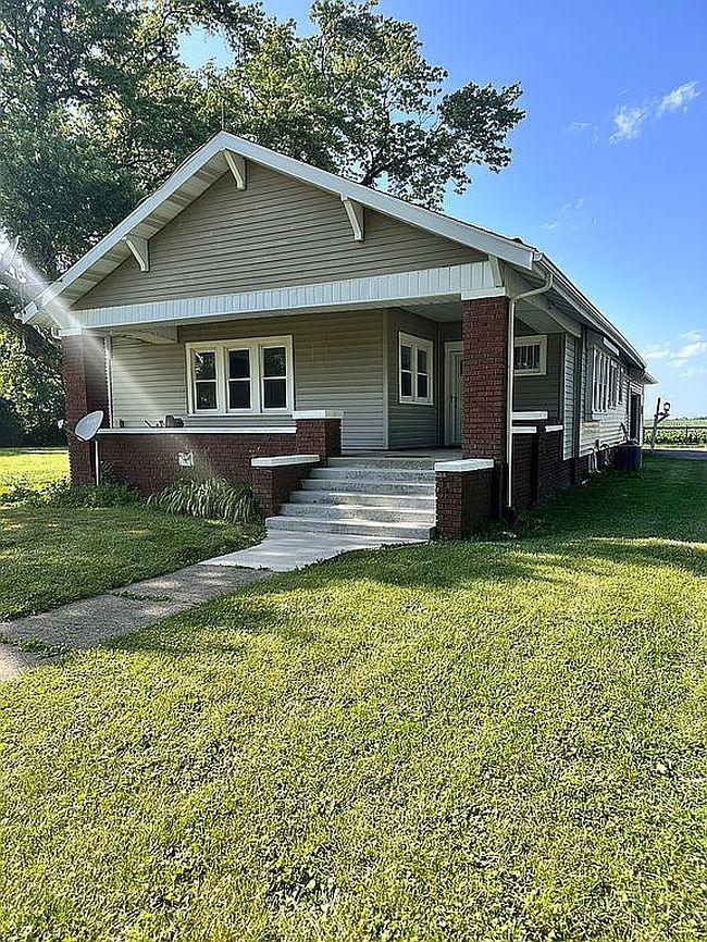 Photo of 918 Main St, Lerna, IL