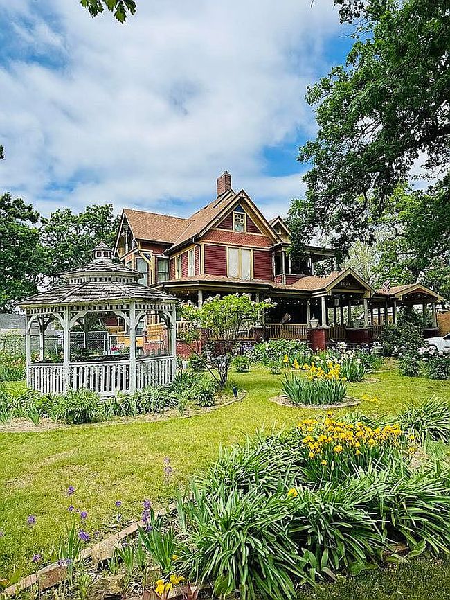 Photo of 1624 Oakland Ave, Des Moines, IA