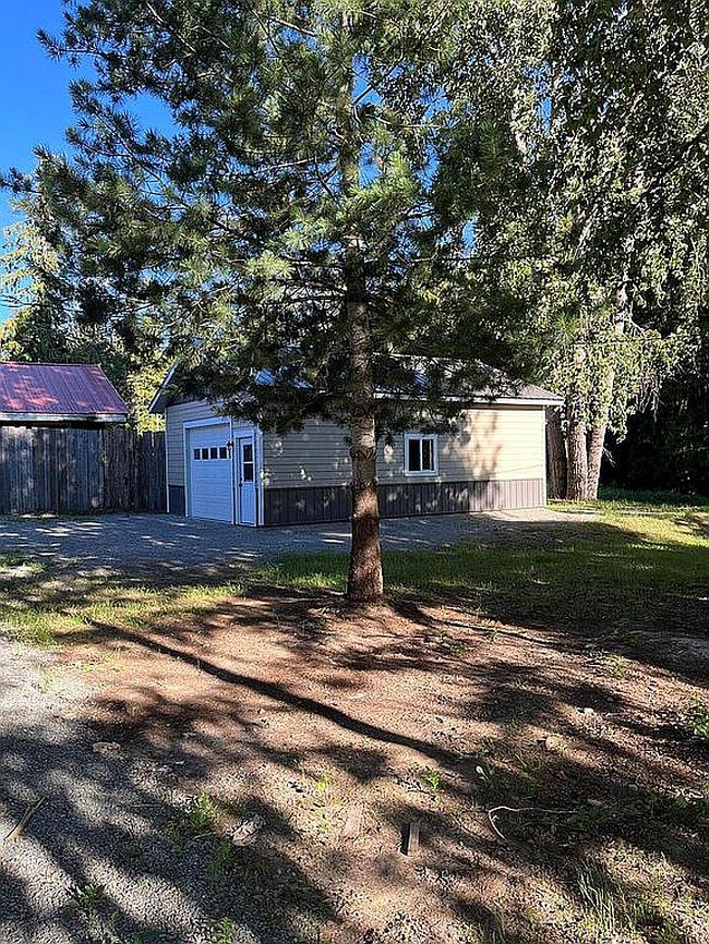Image of 214 2nd Ave