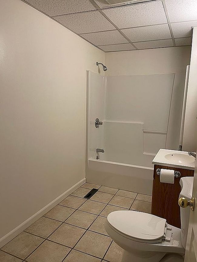 Photo of 288-292 East St, Ludlow, MA