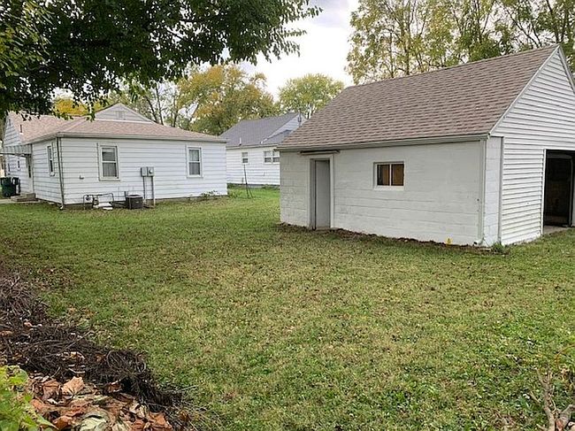 Additional photo 3 of property located at 2200 N Rosewood Ave