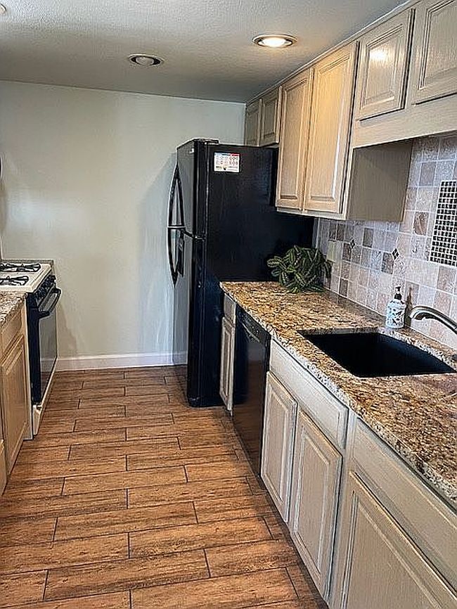 Image of 450 W 7th St Apt 1803