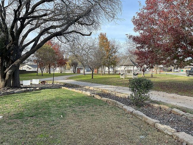 Photo of 445 W Belknap St, Jacksboro, TX