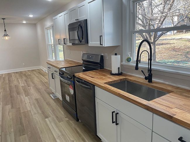 Image of 301 Edgewood Ave