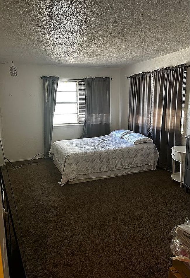 Image of 100 Golden Sand Dr #B