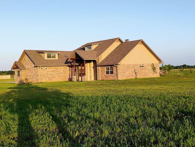 Additional photo 3 of property located at 2013 W Forest Rdg