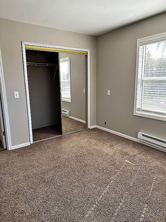 Image of 104 1st Ave Nw