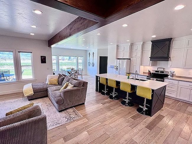 Photo of 391 W 2300 S, Richfield, UT