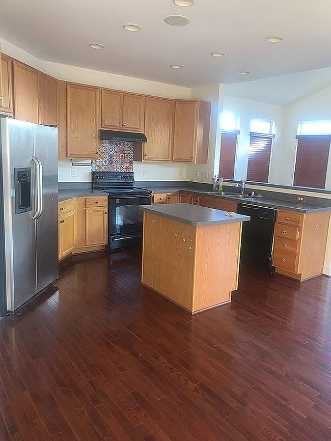 Additional photo 2 of property located at 9463 Vess Ct