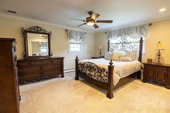 Photo of 18 Glen Ct, North Plainfield, NJ
