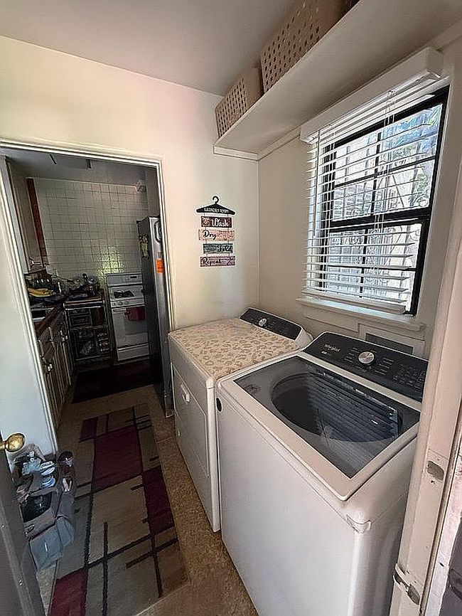 Photo of 2040 Purdue Ave, Los Angeles, CA