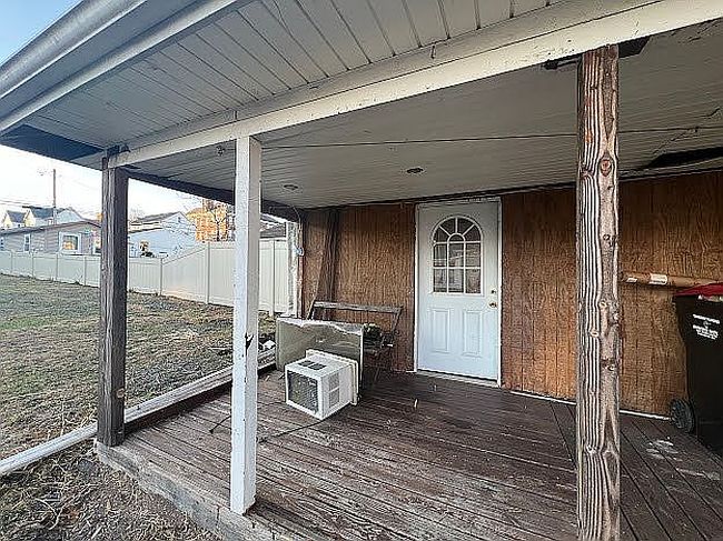 Photo of 312 N 3rd St, Lehighton, PA