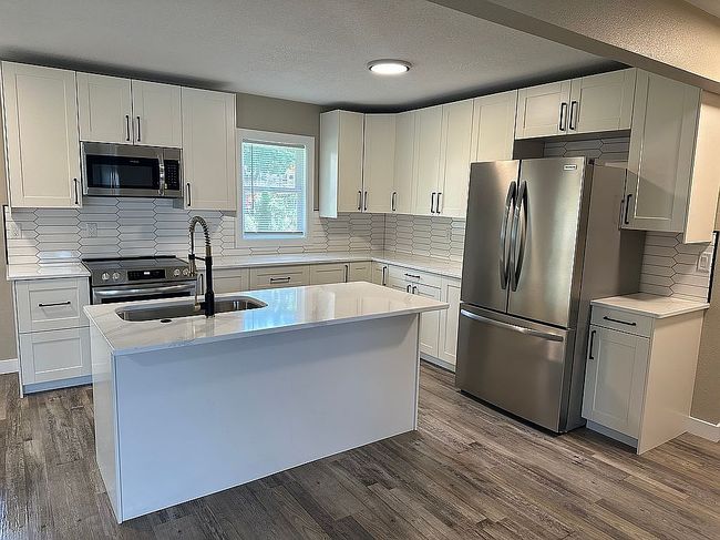 Photo of 625 E High St, Davenport, IA