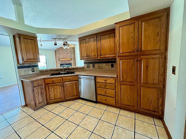 Additional photo 2 of property located at 5308 Se 87th St