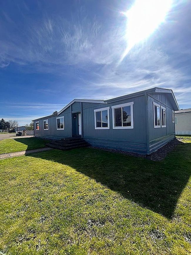 Photo of 31919 N Lake Creek Dr Unit 17, Tangent, OR