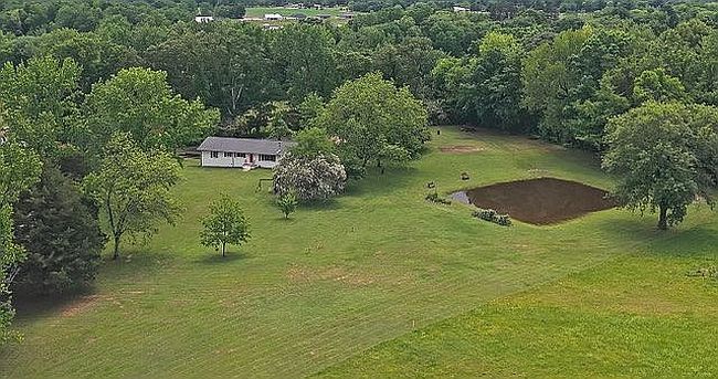 Image of 15599 Thompson Ln