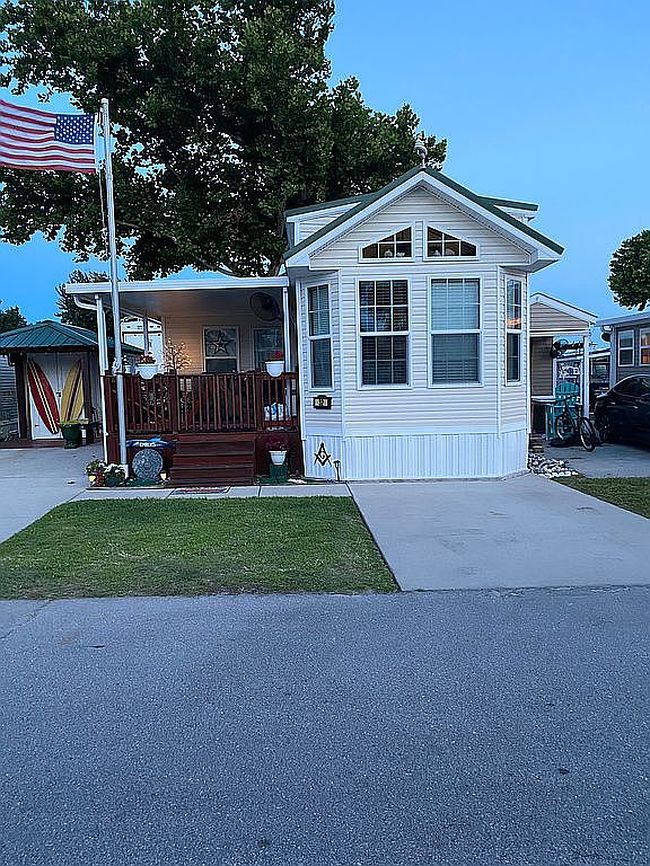 Image of 850 Cedar Point Blvd Lot 32