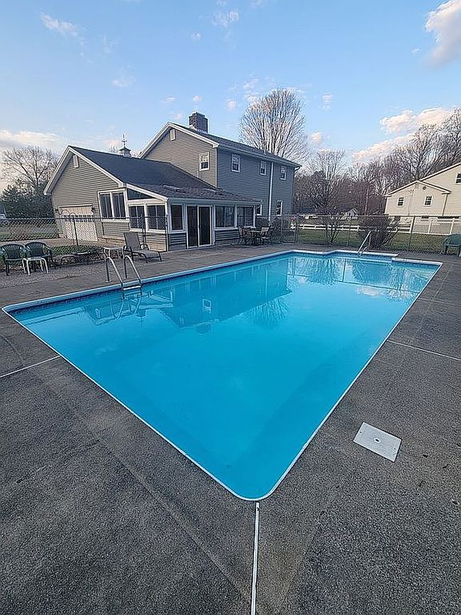 Photo of 40 Sue Ln, Hudson Falls, NY