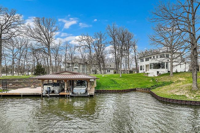 Photo of 9219 E Best Ct, Effingham, IL